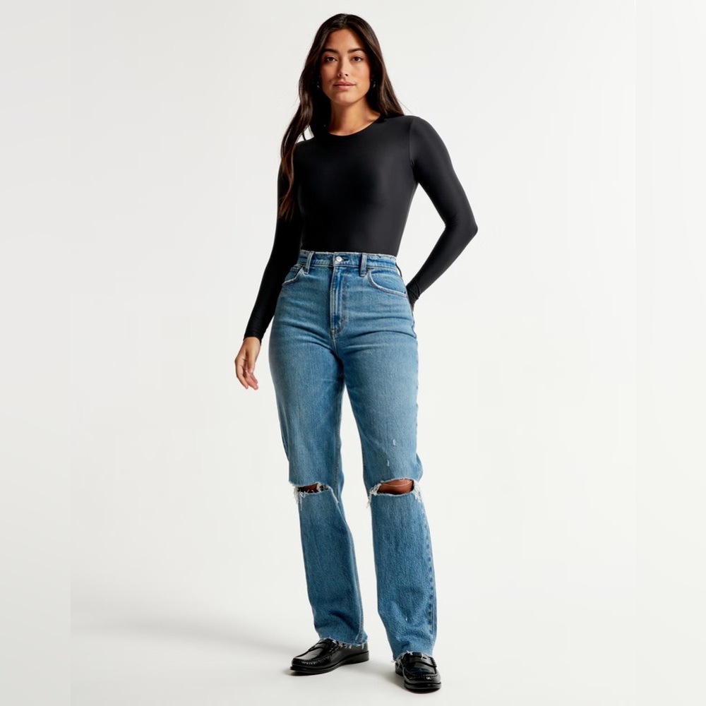 Abercrombie & Fitch Curve Love 90s Straight Ultra High Rise Jean